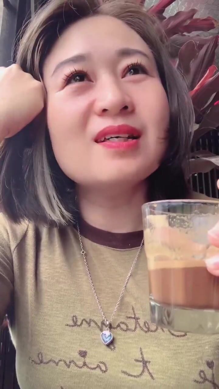 Gái Xinh, vú to Vừa CF vừa kể Chuyện Dâm